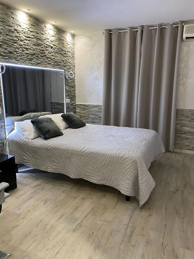 Hotel Le Derby Cagnes-sur-Mer 2*,  France