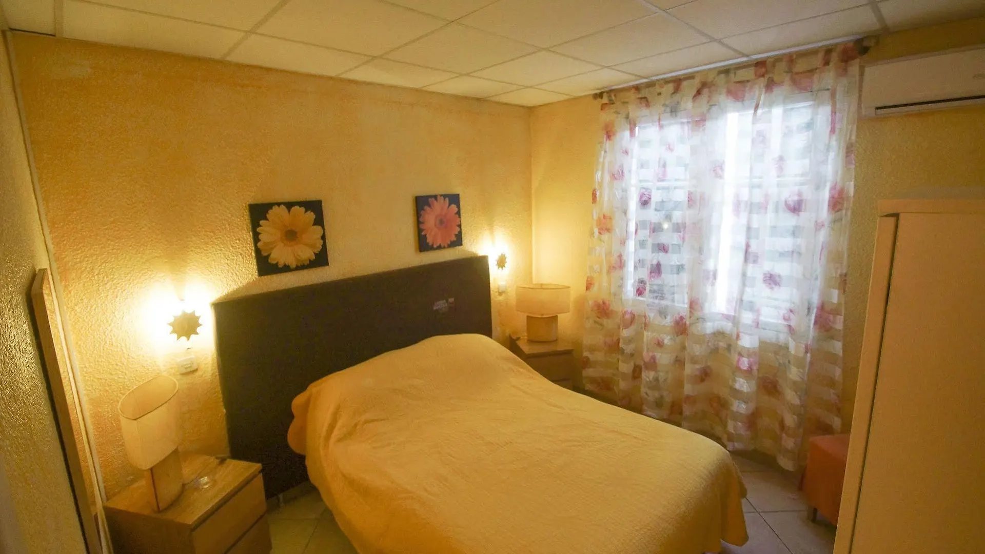 Hotel Le Derby Cagnes-sur-Mer 2*,